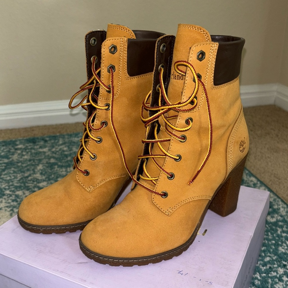 Timberland Suede Lace Up Heeled Boots